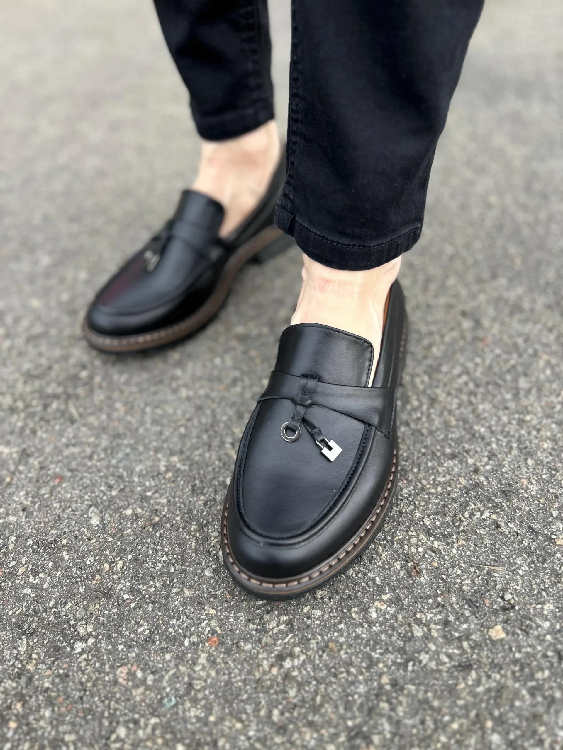 Black Leather Loafers: Comfortable Slip-on Style